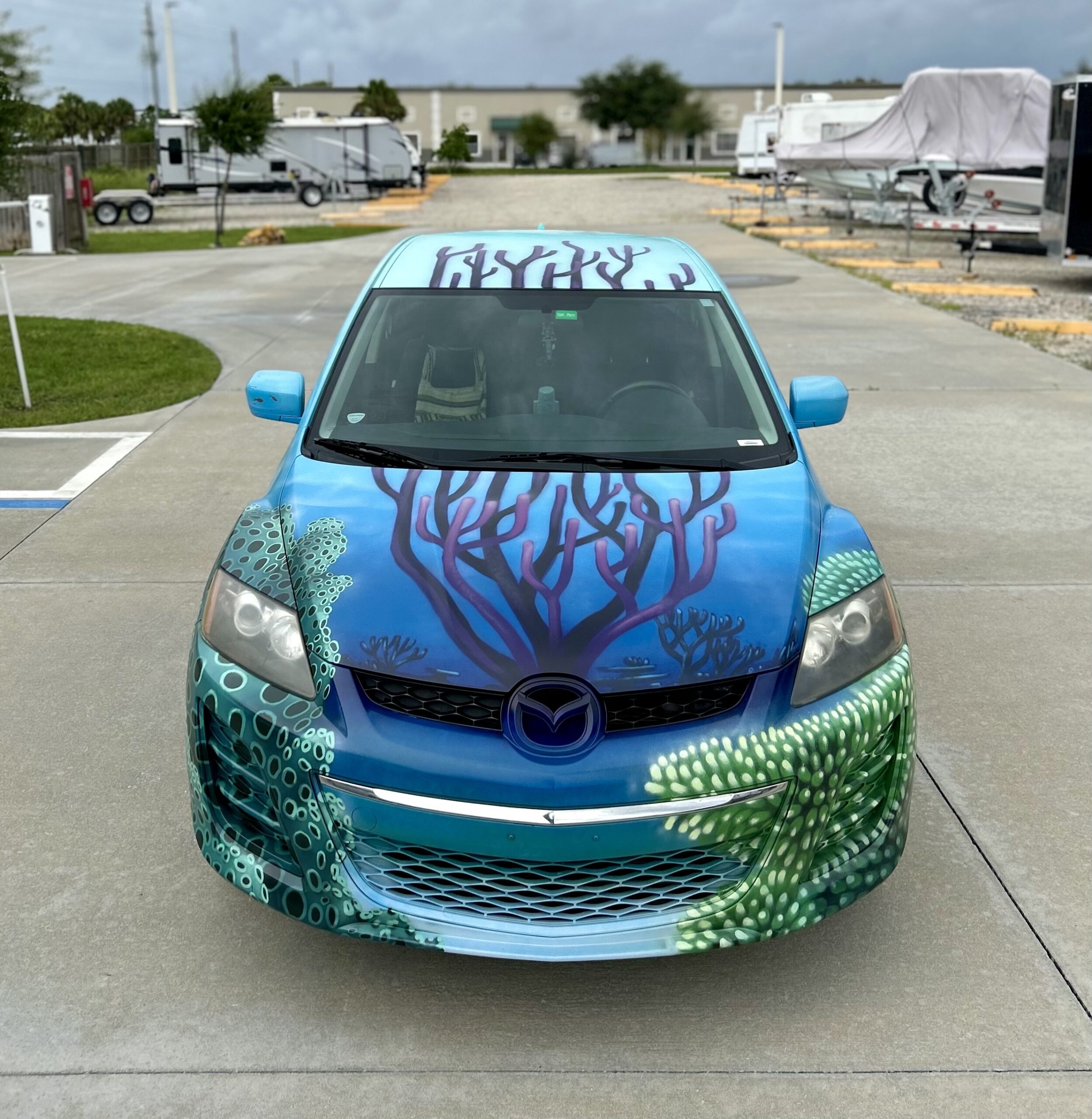 The mobile Fish tank - Andrés Serrano